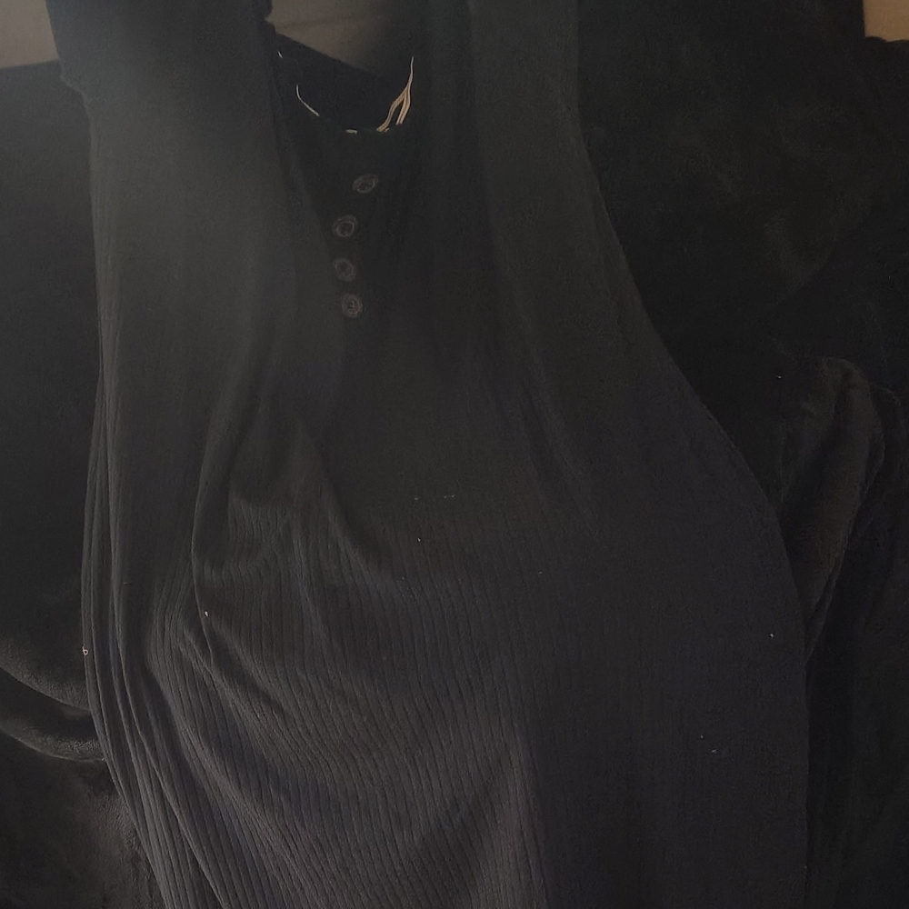 Black Sleeveless Top